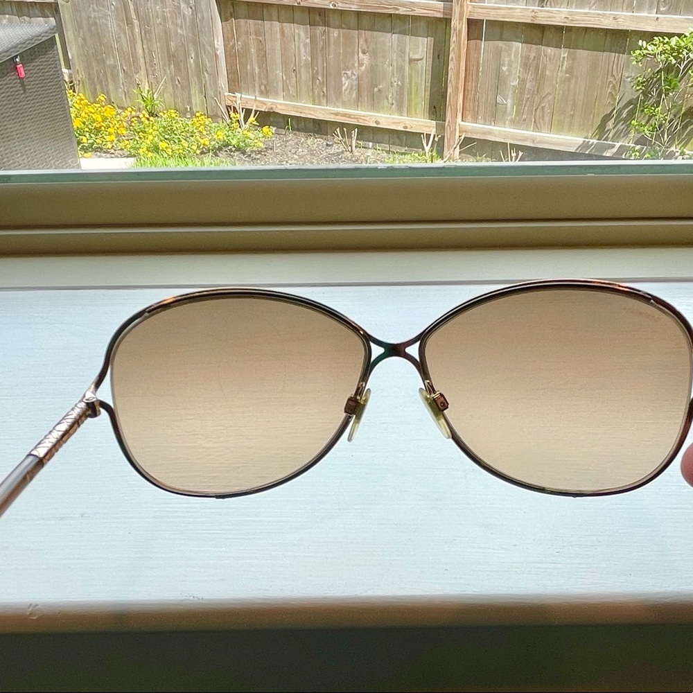 ❌SOLD❌ Authentic {Burberry} Sunglasses - Picture 8 of 12